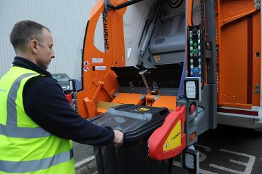 The electric vehicle's lifting equipment is put to the test.